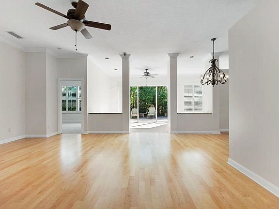 3rd image of 946 Bear Island Cir