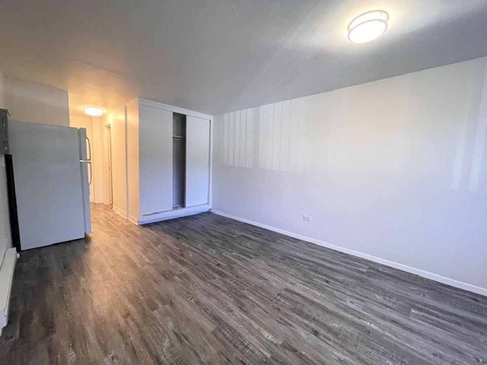 1st image of 249-255 Broadway Plz #242