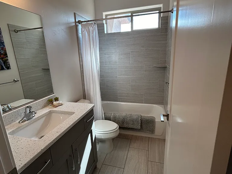 460 E Mohawk Dr — Photo 32