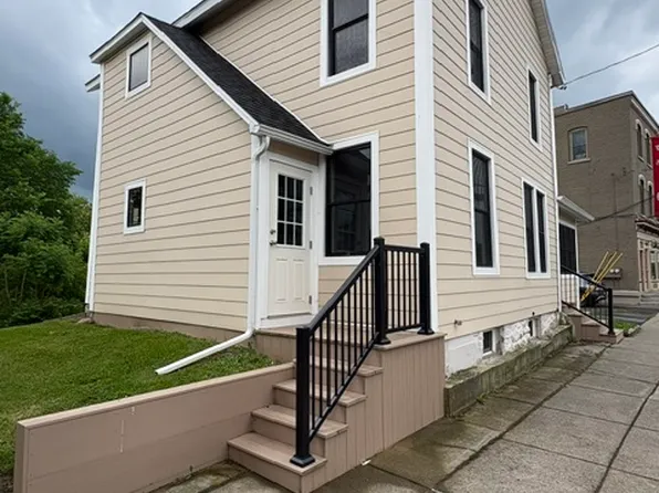 207 1st St, Liverpool, NY 13088