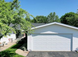 978 Chelsea Ln, Schaumburg, IL 60193