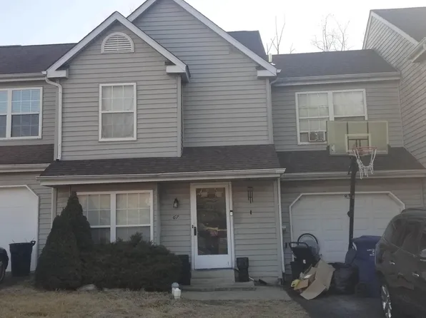 67 Oakmont Pl, Coatesville, PA 19320