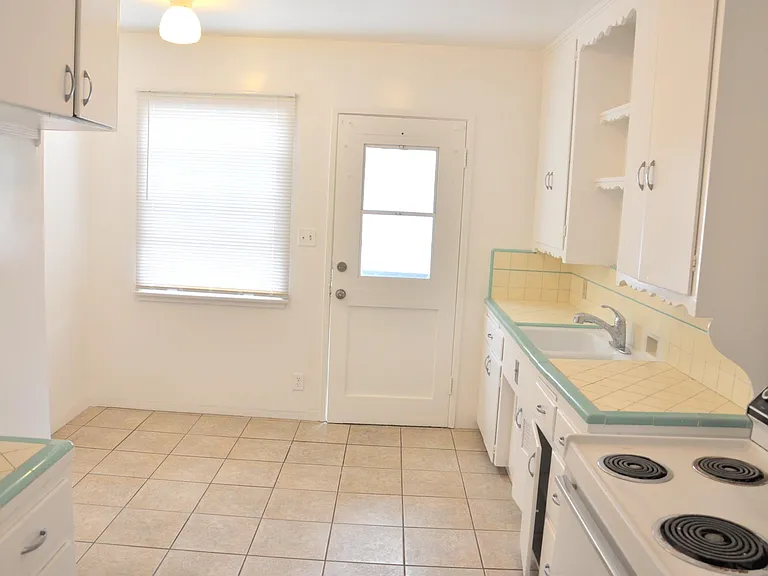 520 Naranja Dr — Photo 6
