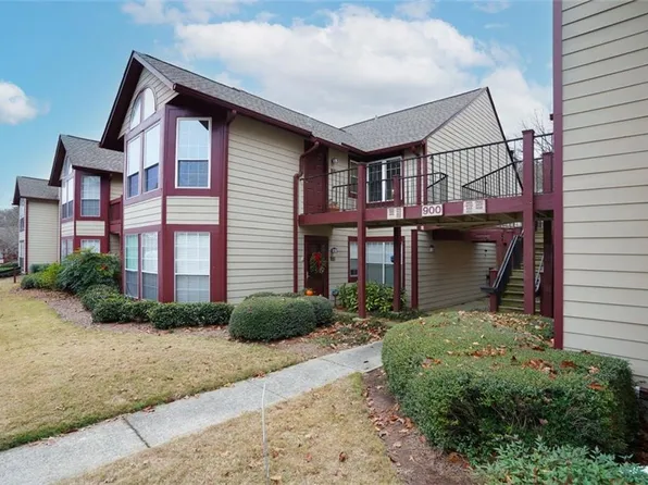 905 Wentworth Ct, Alpharetta, GA 30022