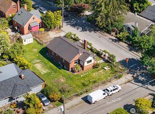 9002 12th Ave NE, Seattle, WA 98115