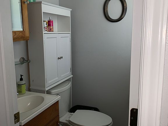3rd image of 955 Carolina Dr