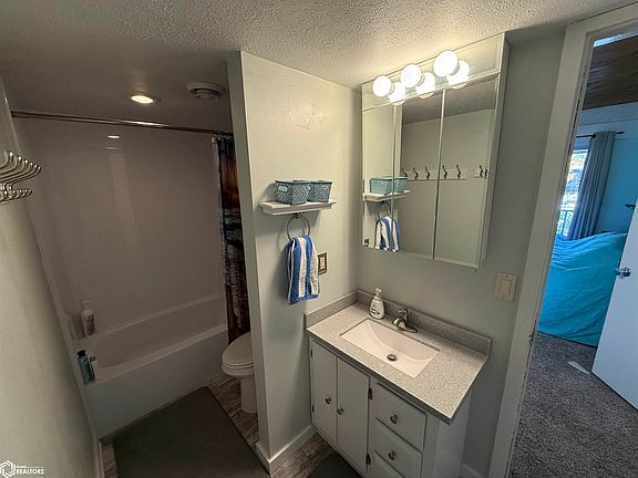 4th image of 2700 N Shore Dr Unit M29a