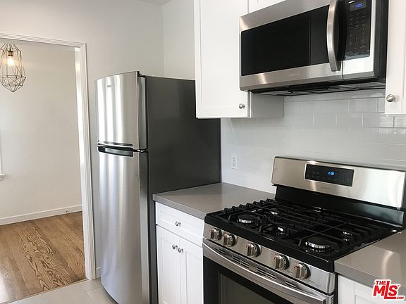4th image of 10572 Ayres Ave