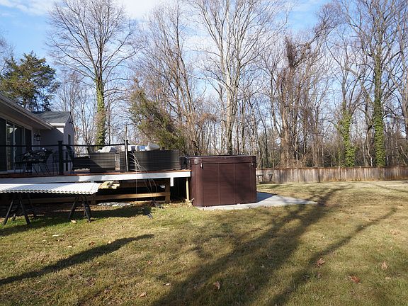3rd image of 6920 Cherry Ln