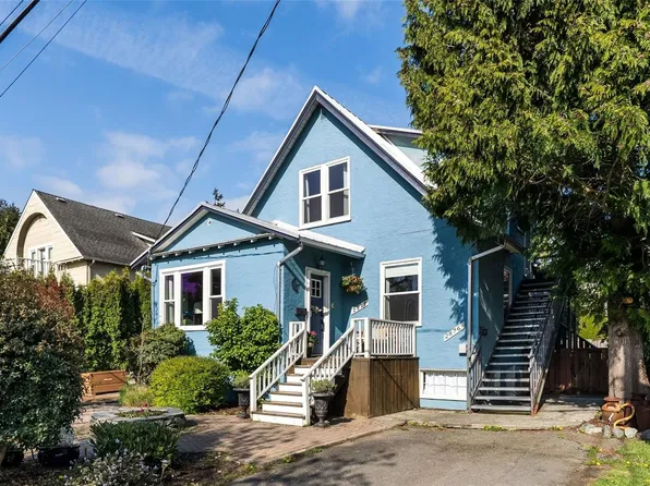 2872 Inez Dr, Saanich, BC V9A 2J1