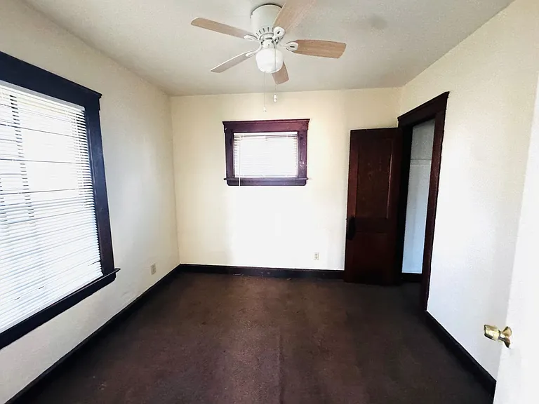 14012 Glendale Ave — Photo 11