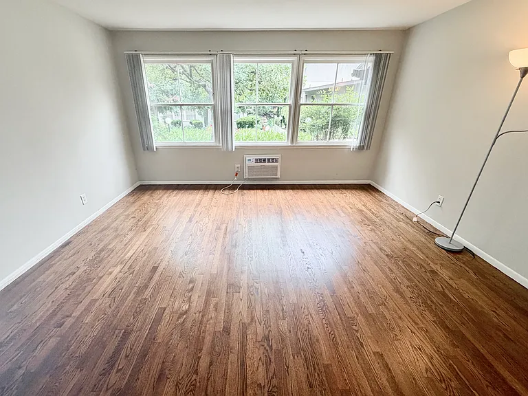 606 W Foothill Blvd — Photo 29