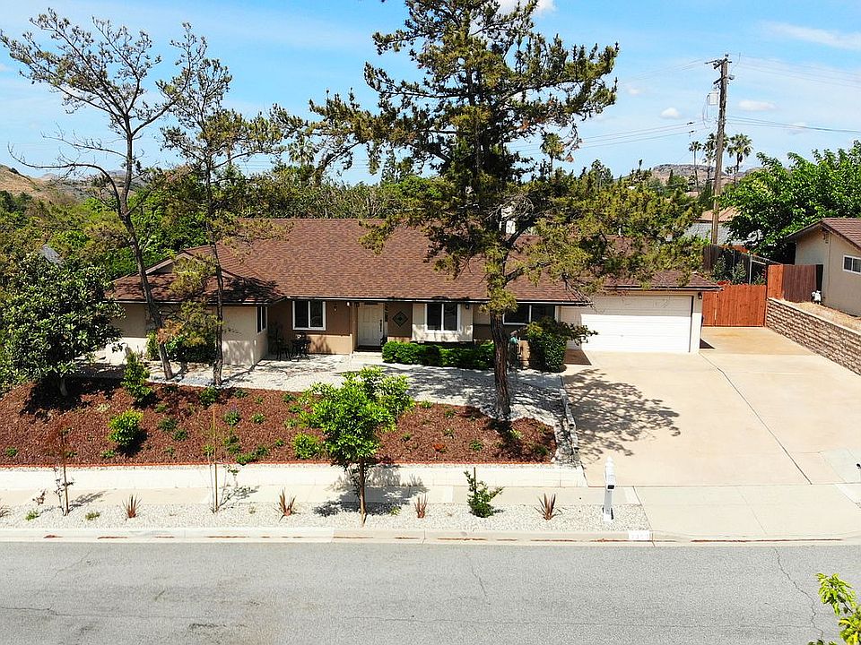 1st image of 2385 Young Ave