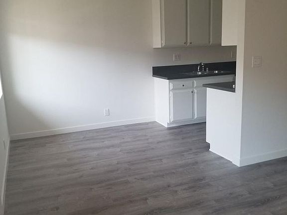 3rd image of 4505-4509 Maplewood Ave #4505-4