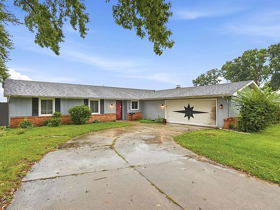 3rd image of 5323 Cloverbrook Dr