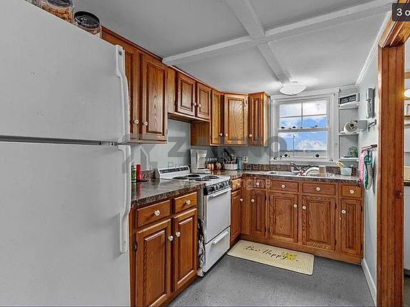 4th image of 100 King Philip Ave