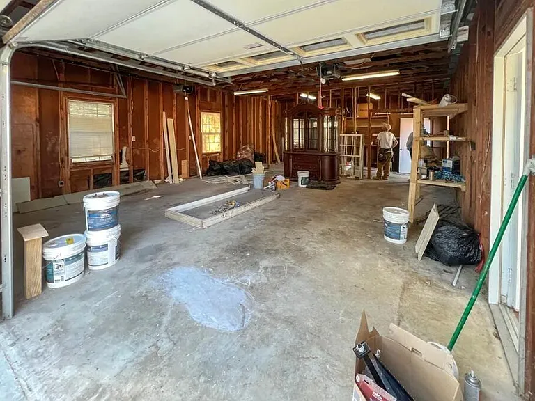 526 Embassy Dr — Photo 15