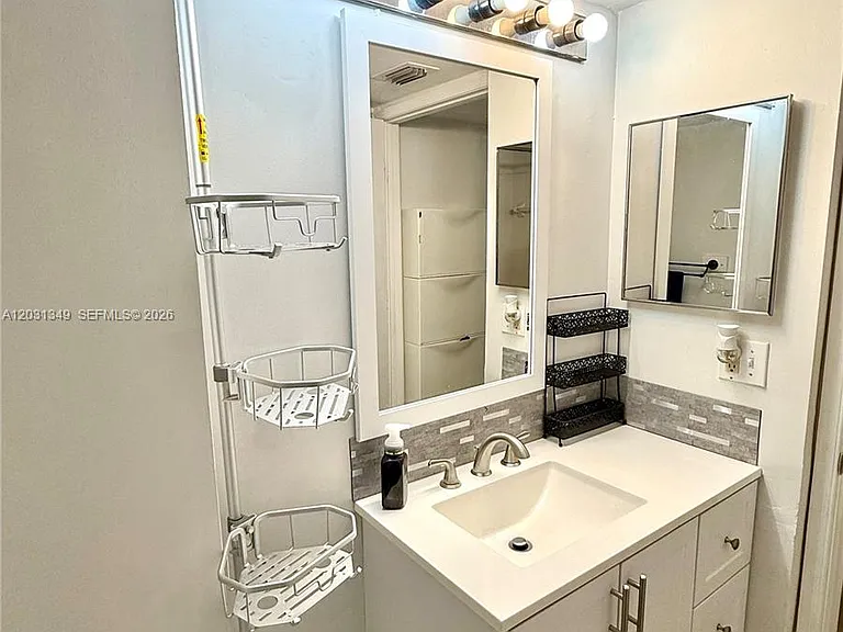 1341 SE 3rd Ave #102 — Photo 17