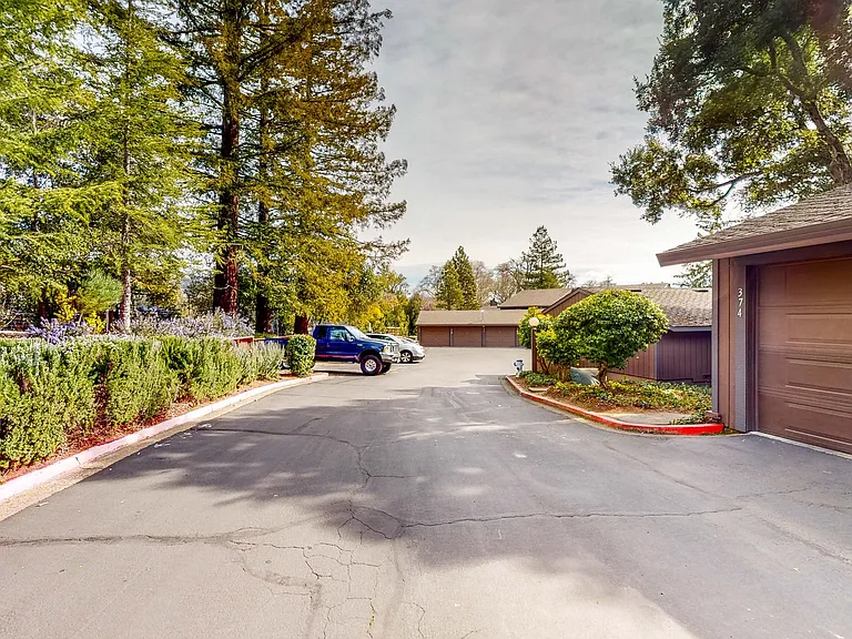 372 Los Alamos Rd — Photo 47