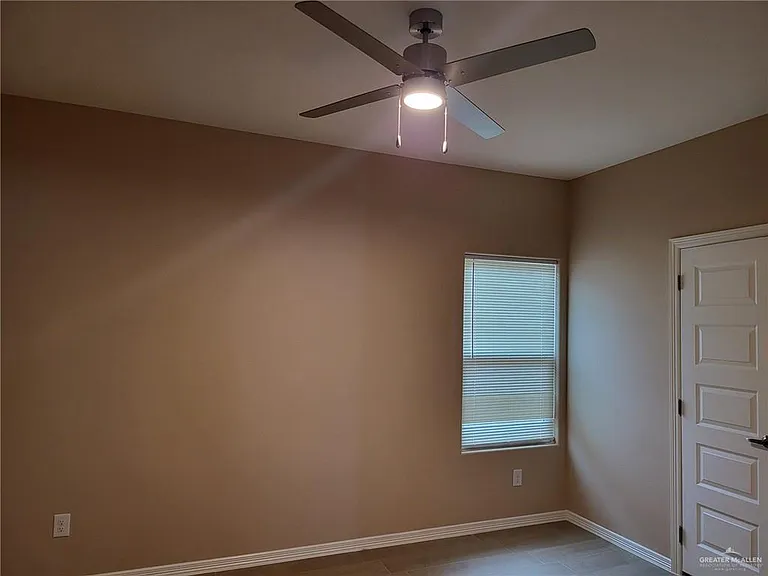 1037 French Ave #4 — Photo 8