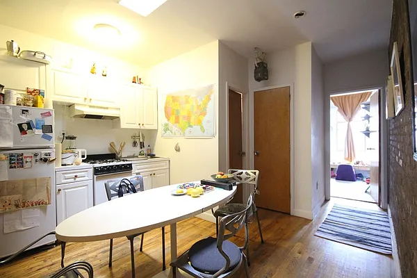 Rented by Dynamik Realty | media 19