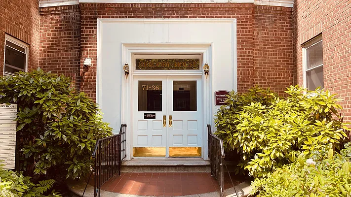 Sold by Winzone Realty Inc | media 13