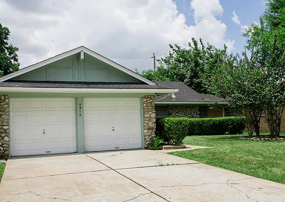1st image of 4913 Holly Park Dr