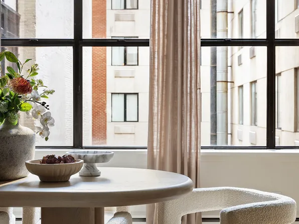 260 West Broadway image 11 of 27