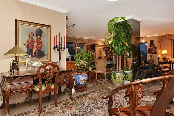 Sold by RE MAX Team | media 25