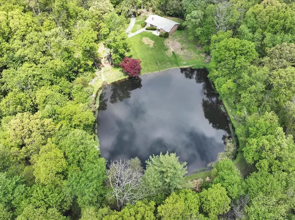 156 Bloody Spring Rd, Bernville, PA 19506