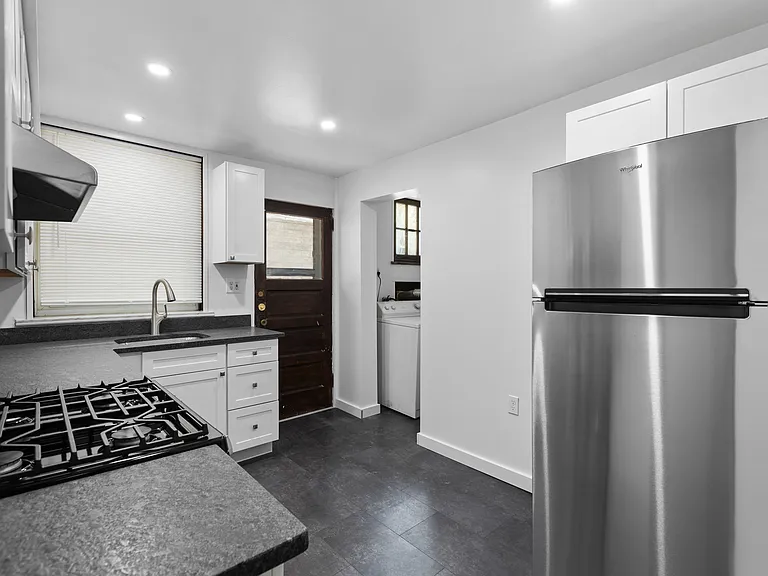 5500 Bartlett St — Photo 14