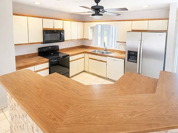 3rd image of 10325 SE 144th Pl