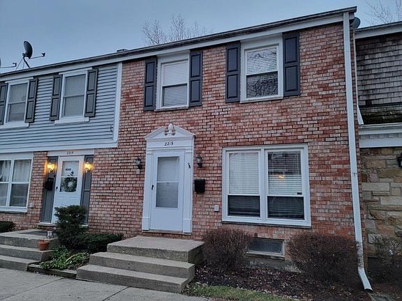 2nd image of 2219 Clifton Pl