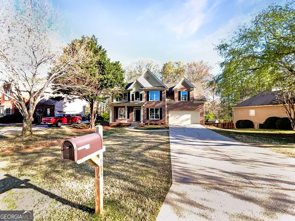 6215 Spring Lake Dr, Flowery Branch, GA 30542