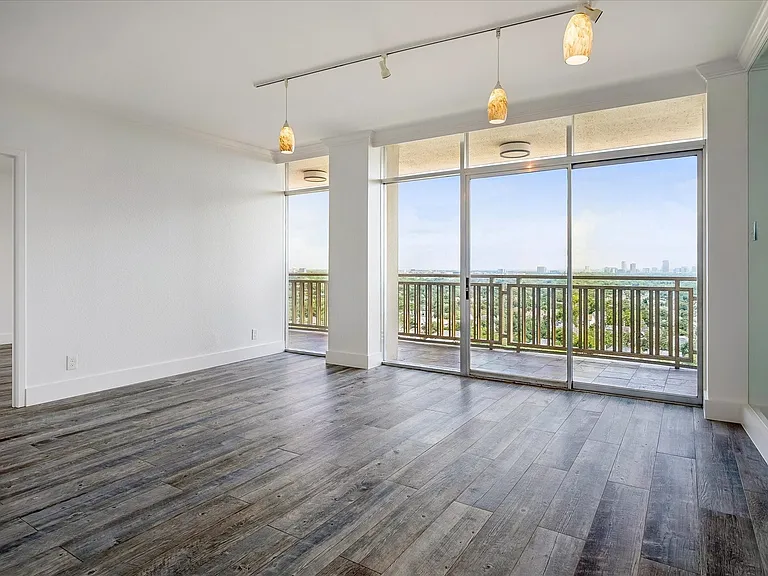 Adaptable Living/Dining Room Configuration!