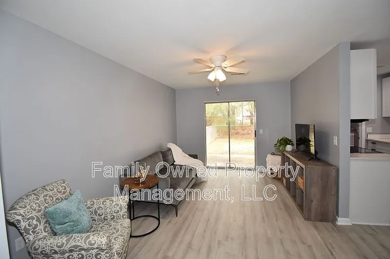 1 bed, 1.0 bath, 700 sqft, $1,250 — Photo 4