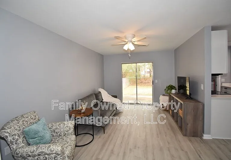 113 Susan Dr #A — Photo 4