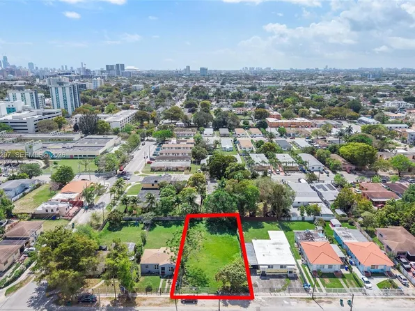 1922 NW 33rd St, Miami, FL 33142