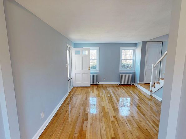 18 Bridge St APT 3B, Naugatuck, CT 06770