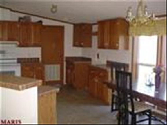 4th image of 82 Juanita Dr