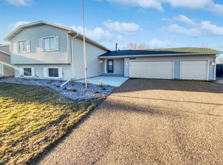 15655 Highview Ln, Apple Valley, MN 55124