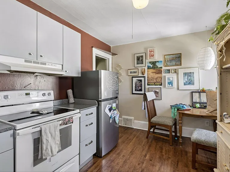 1919 Como Ave SE #1 — Photo 12