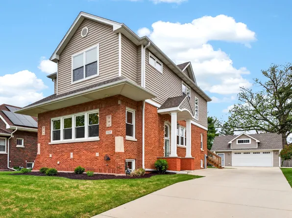 1117 Margret St, Des Plaines, IL 60016