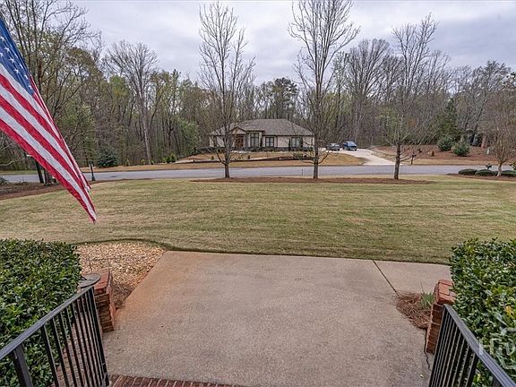 4th image of 154 Melbourne Drive