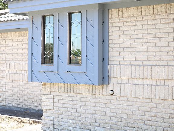 Kitchen bay window