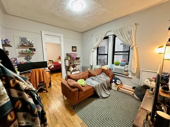 1409 Saint John's Place image 1 of 9