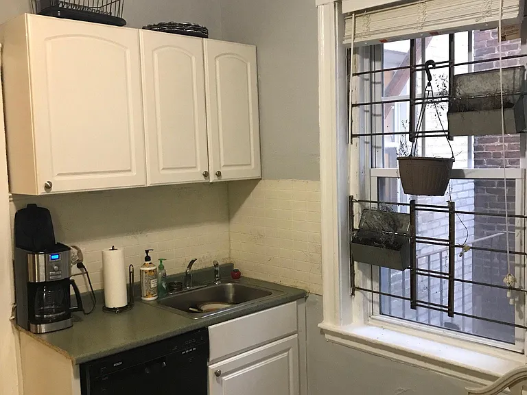 318 Summit Ave #1 — Photo 7