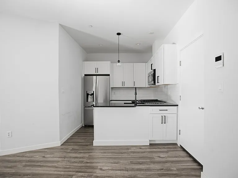 2301 Frankford Ave — Photo 17