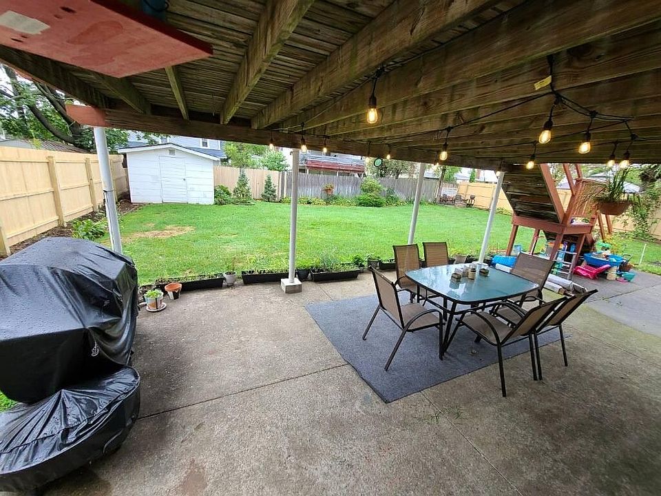 1st image of 42 Mason Ln #1
