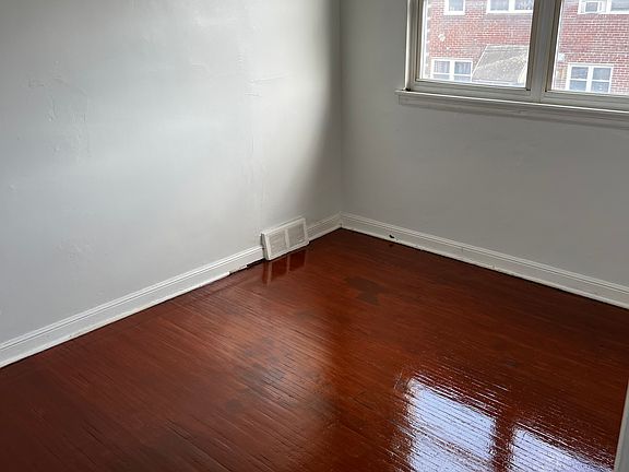 2nd image of 7123 Eastwood St